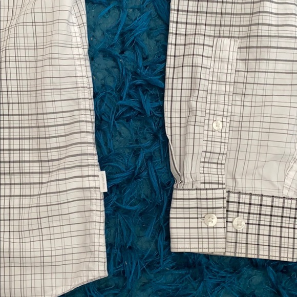 Calvin Klein dress shirt. Large. Slim fit. - Picture 4 of 5